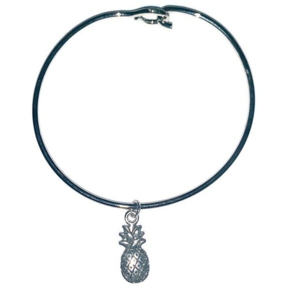 Silver plated pineapple pendant 8” round bracelet